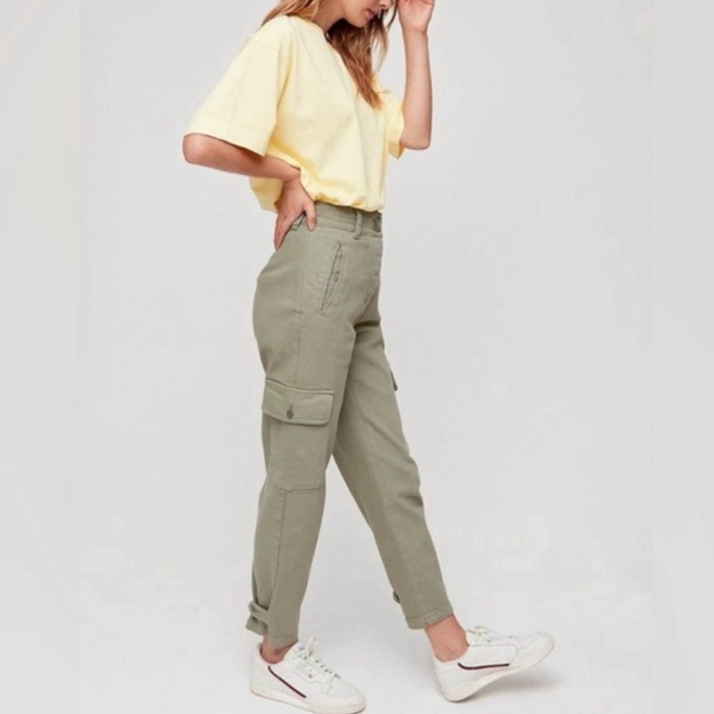 Aritzia Wilfred Free MODERN CARGO PANT GD SAGE FROST Green Cargo Pant Size 0